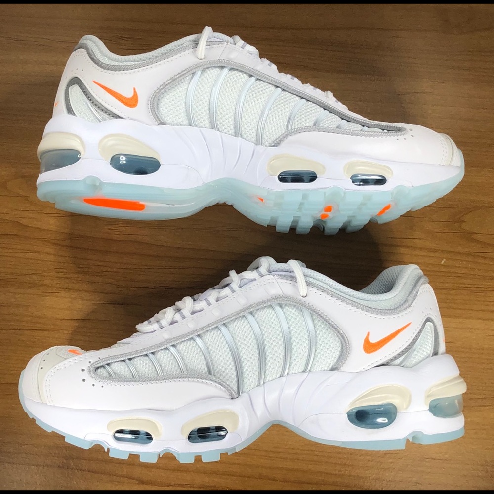 Nike Air Max Tailwind 4 GS “Total Orange Size 6.5Y
